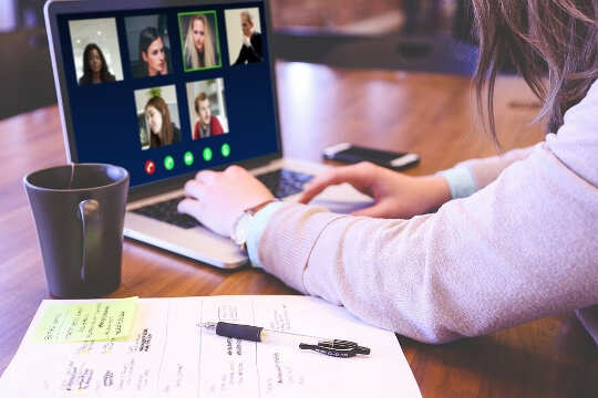 How Virtual Meetings Affect A Women’s Body Image? How Virtual Meetings Affect A Women’s Body Image?